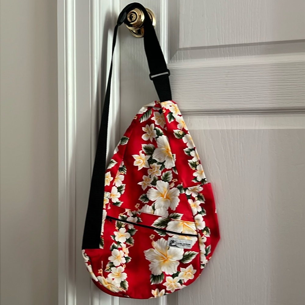 NWOT Hawaiian Fabric Sling Bag 🌺